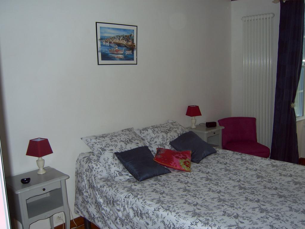 L'Oasis Bed & Breakfast Port-dʼEnvaux Oda fotoğraf
