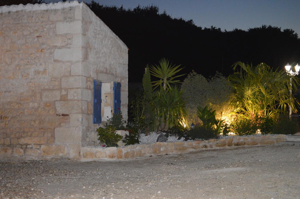 L'Oasis Bed & Breakfast Port-dʼEnvaux Dış mekan fotoğraf