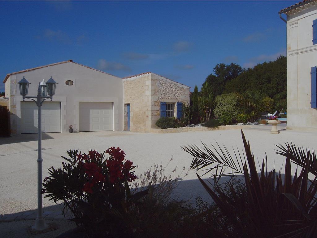 L'Oasis Bed & Breakfast Port-dʼEnvaux Dış mekan fotoğraf